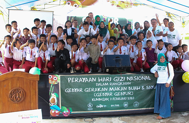 Program Gizi Anak Sekolah: Promoting Fruits and Vegetables Consumption among School Children through Community Campaigning